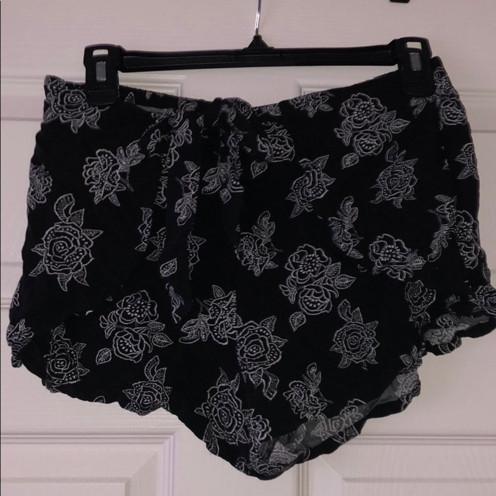 FLORAL SHORTS